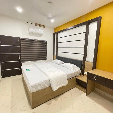 Pmr Grandays Otel Malappuram Dış mekan fotoğraf