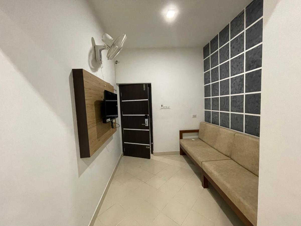 Pmr Grandays Otel Malappuram Dış mekan fotoğraf
