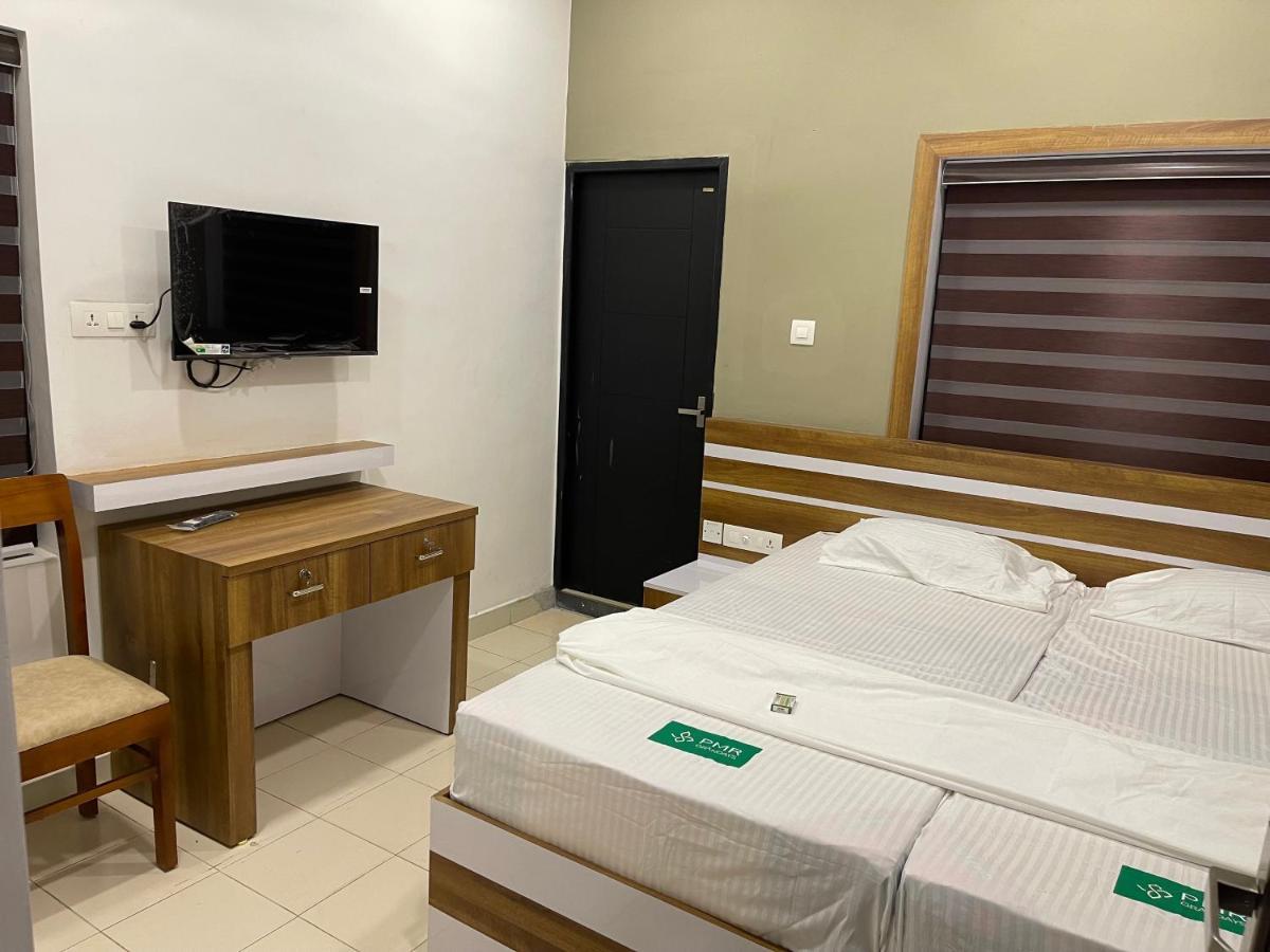 Pmr Grandays Otel Malappuram Dış mekan fotoğraf