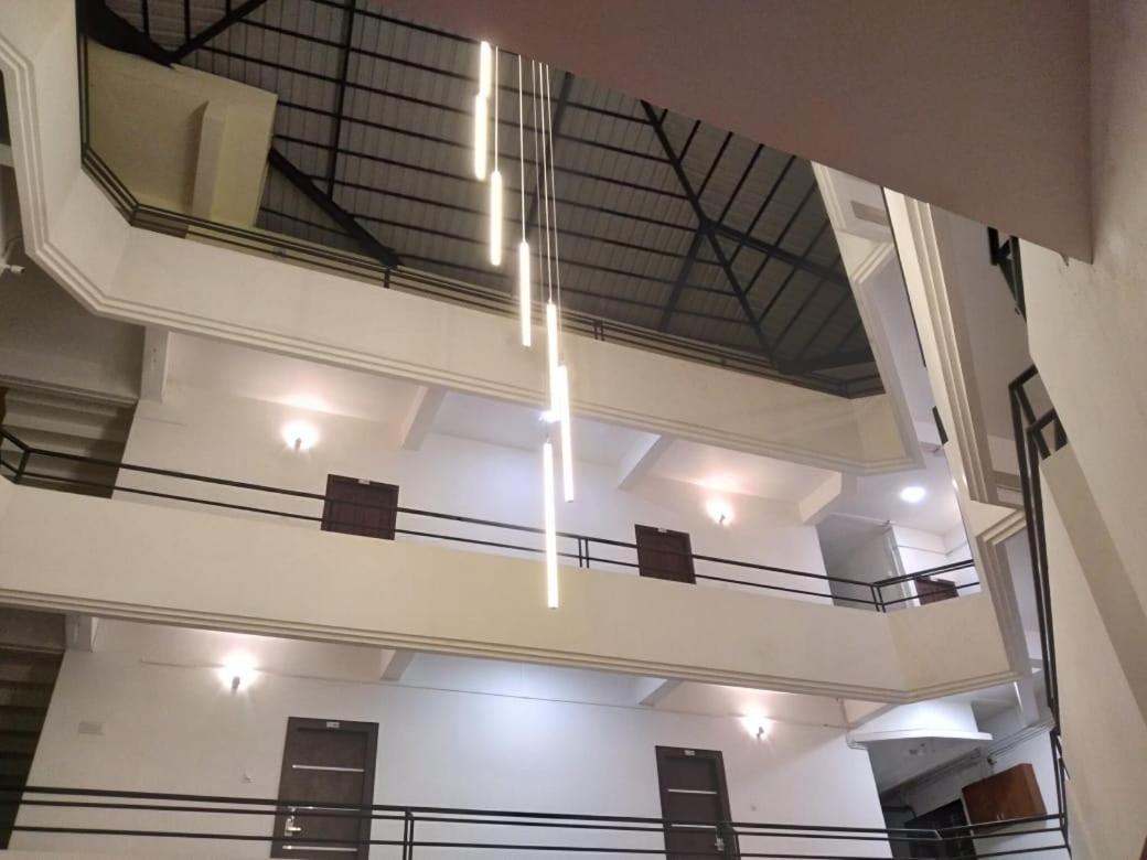 Pmr Grandays Otel Malappuram Dış mekan fotoğraf
